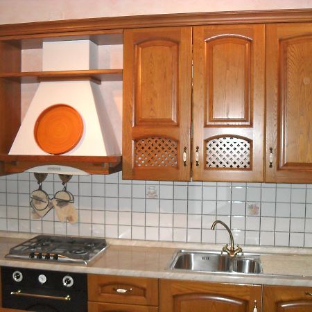 Affittacamere Casa Sofia Ангьяри Экстерьер фото