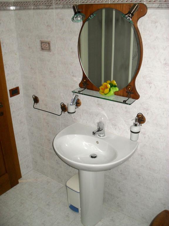 Affittacamere Casa Sofia Ангьяри Номер фото